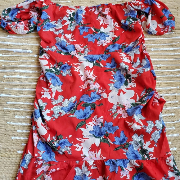 Boohoo Dresses & Skirts - Bardot off the shoulder floral dress